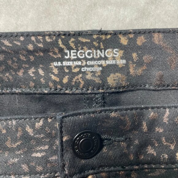 Chico's Womens Black Leopard Print Coated Jegging Denim Jeans Size 2.5R US 14R - Picture 4 of 10